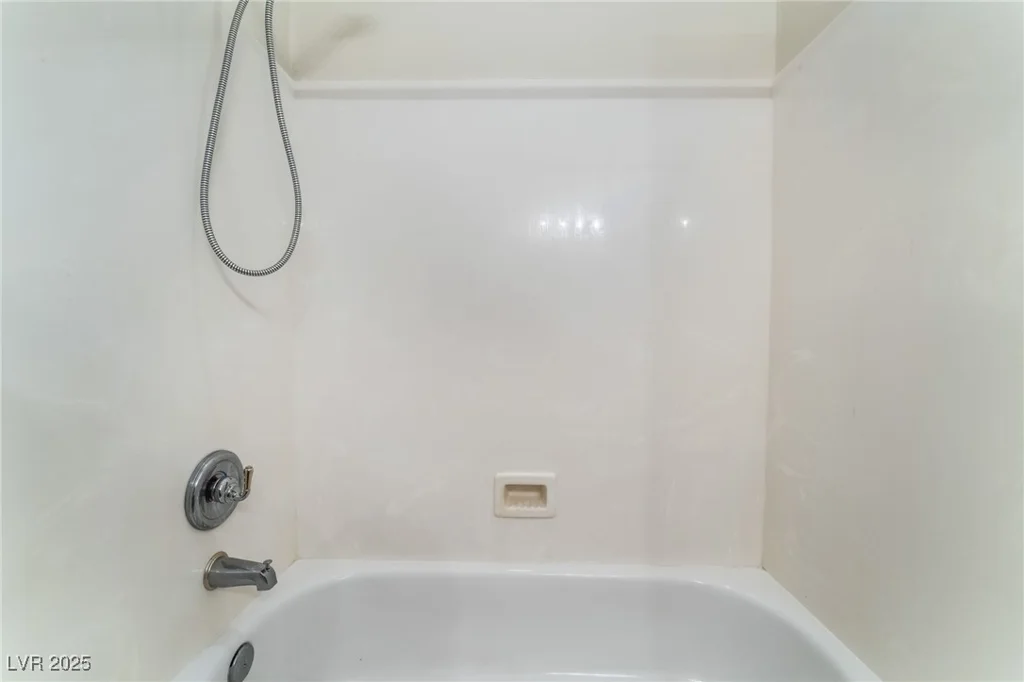 7076 OAKLEIGH, Las Vegas, NV 89110