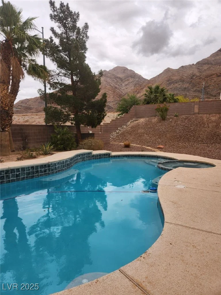 7076 OAKLEIGH, Las Vegas, NV 89110