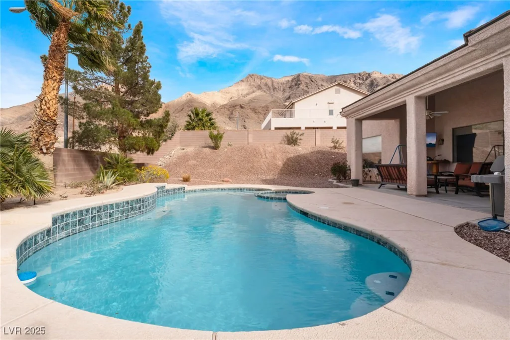 7076 OAKLEIGH, Las Vegas, NV 89110