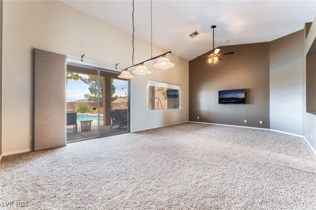 7076 OAKLEIGH, Las Vegas, NV 89110