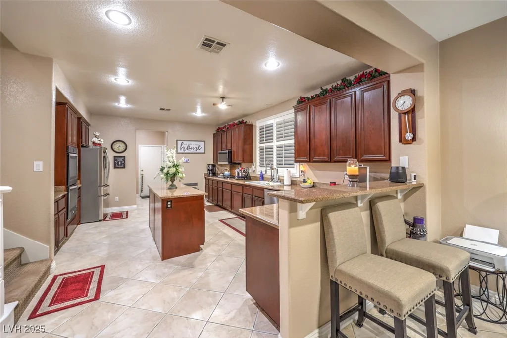 7908 Horse Bridle, Las Vegas, NV 89131