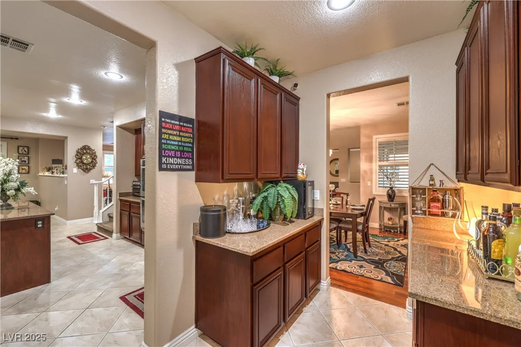 7908 Horse Bridle, Las Vegas, NV 89131