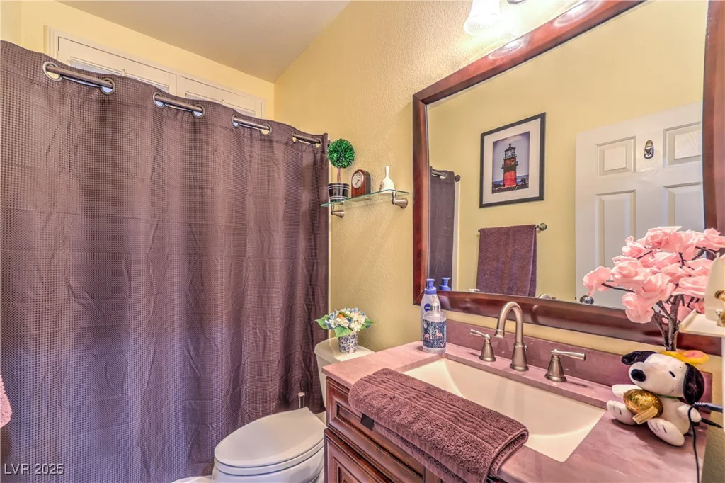 7908 Horse Bridle, Las Vegas, NV 89131