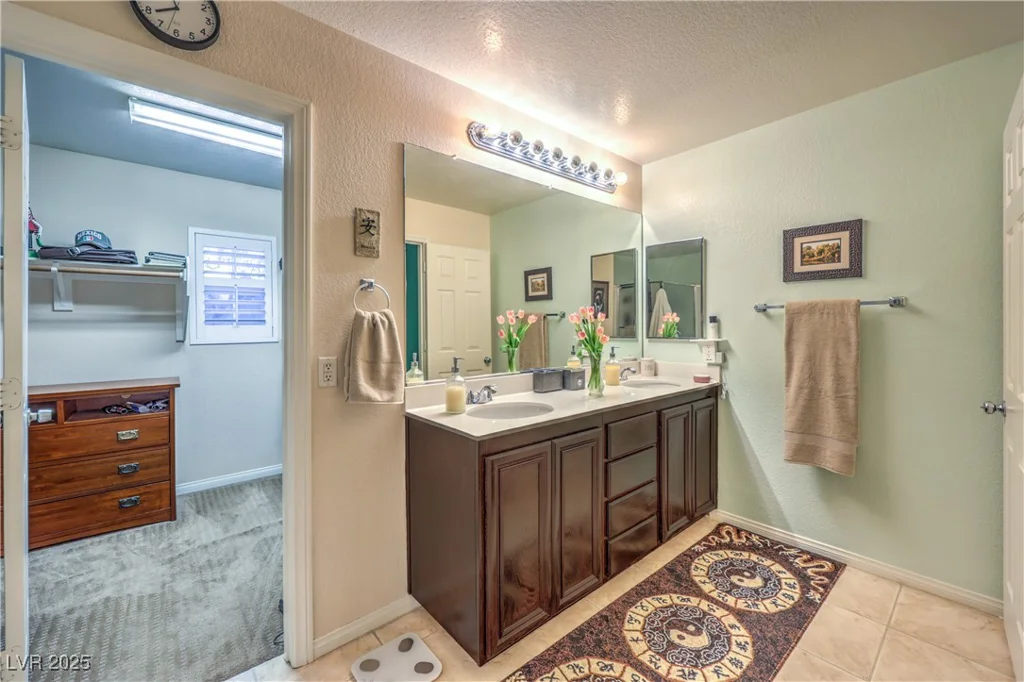 7908 Horse Bridle, Las Vegas, NV 89131