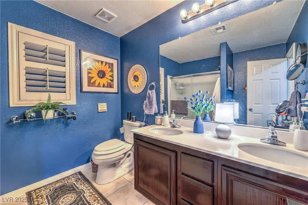 7908 Horse Bridle, Las Vegas, NV 89131