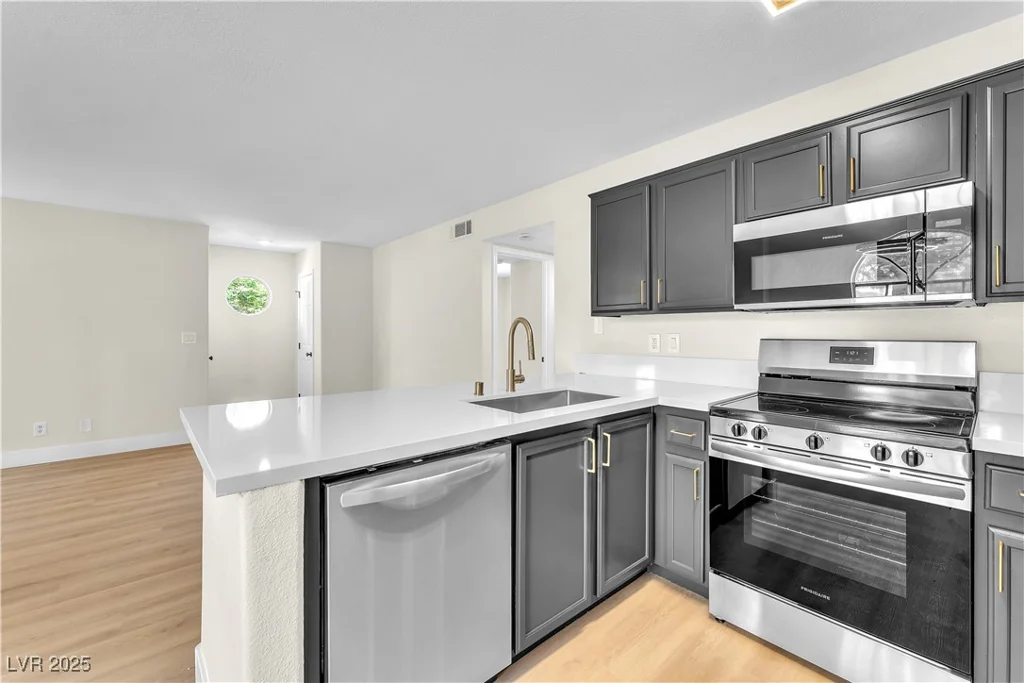 2964 Juniper Hills, Las Vegas, NV 89142