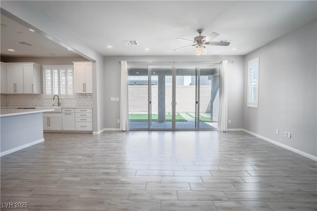 7456 Tinley Creek, Las Vegas, NV 89113