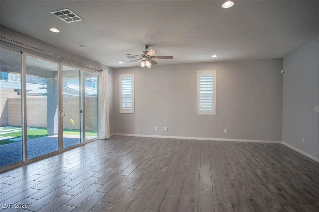 7456 Tinley Creek, Las Vegas, NV 89113