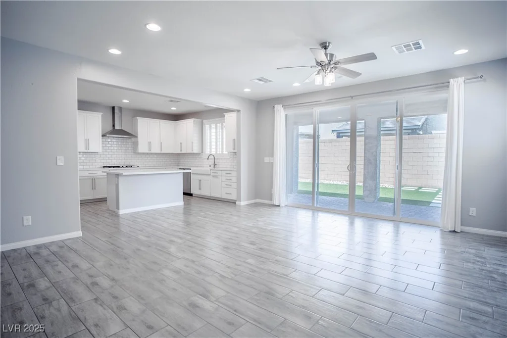 7456 Tinley Creek, Las Vegas, NV 89113