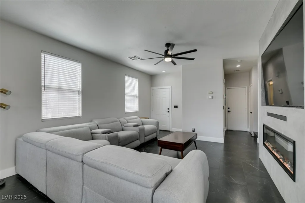 1352 Angel Falls, Las Vegas, NV 89142