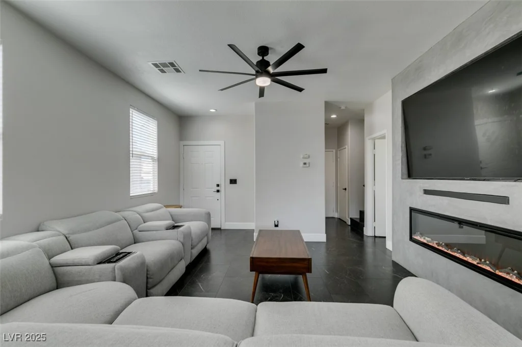1352 Angel Falls, Las Vegas, NV 89142