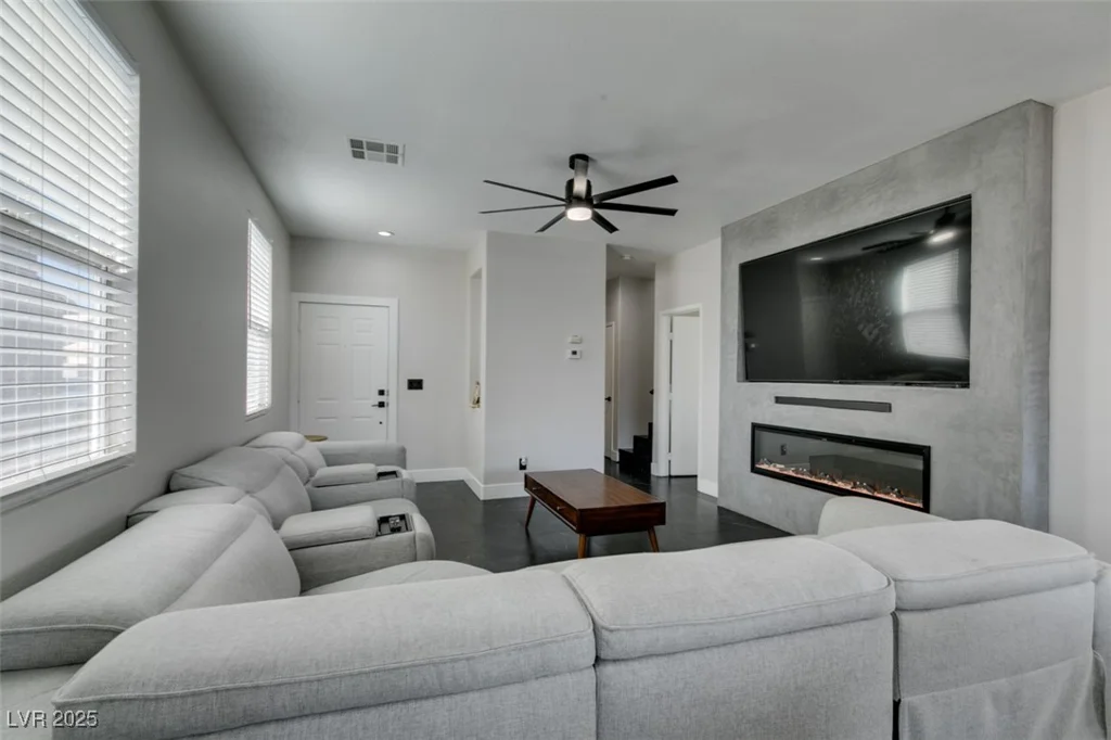 1352 Angel Falls, Las Vegas, NV 89142