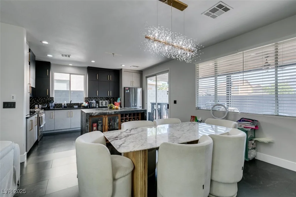 1352 Angel Falls, Las Vegas, NV 89142