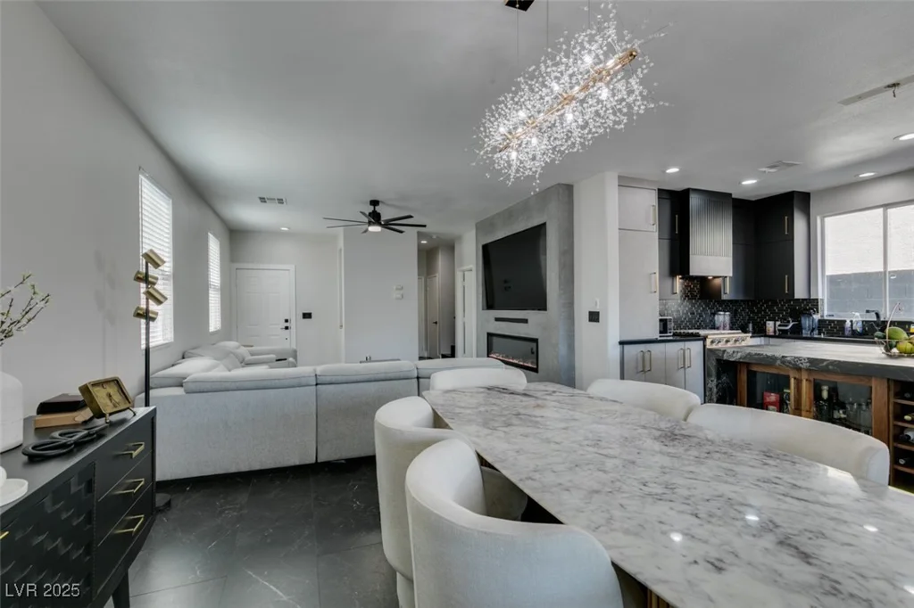 1352 Angel Falls, Las Vegas, NV 89142