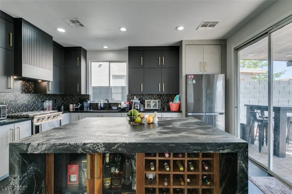 1352 Angel Falls, Las Vegas, NV 89142