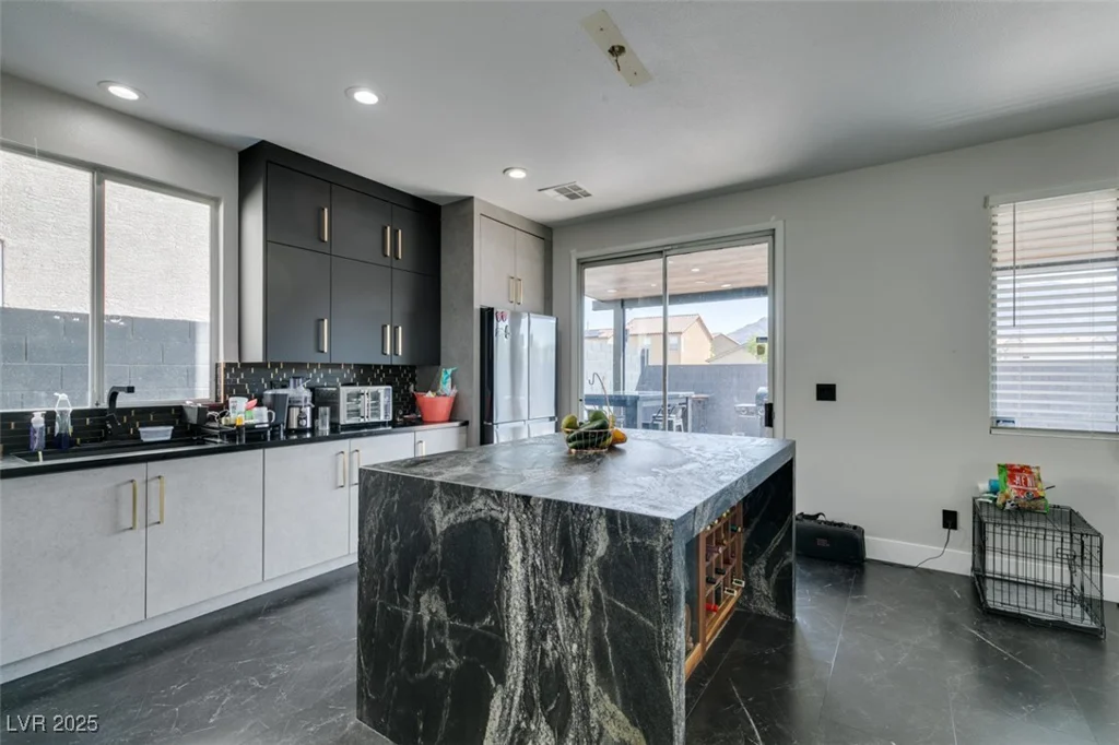 1352 Angel Falls, Las Vegas, NV 89142