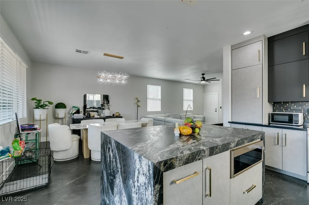 1352 Angel Falls, Las Vegas, NV 89142