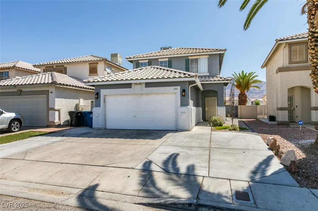 1352 Angel Falls, Las Vegas, NV 89142