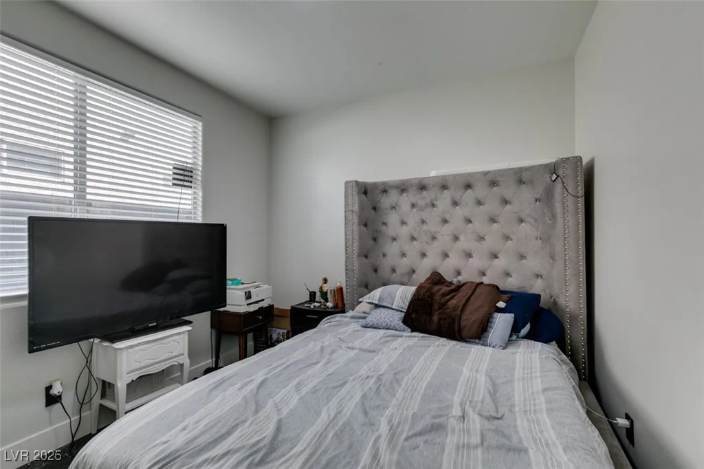 1352 Angel Falls, Las Vegas, NV 89142