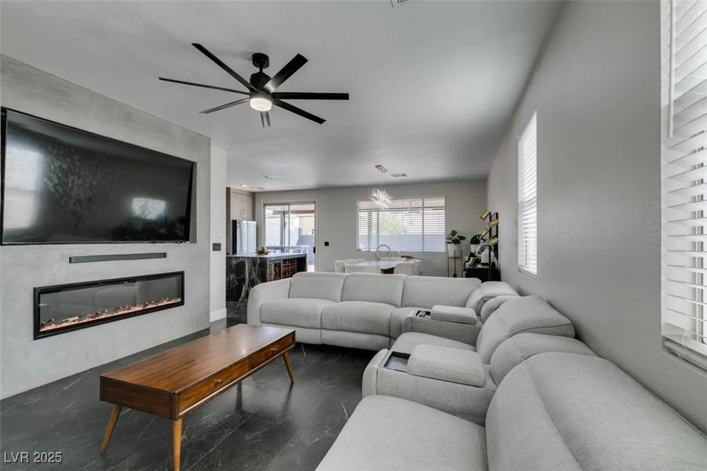 1352 Angel Falls, Las Vegas, NV 89142