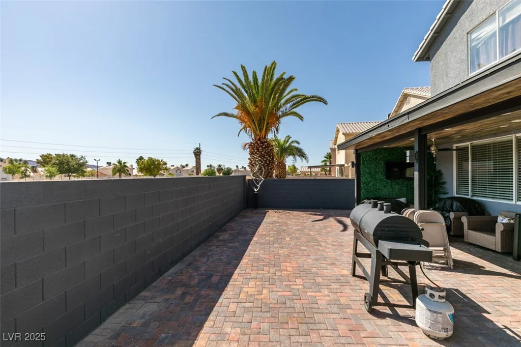 1352 Angel Falls, Las Vegas, NV 89142