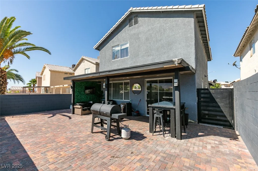 1352 Angel Falls, Las Vegas, NV 89142