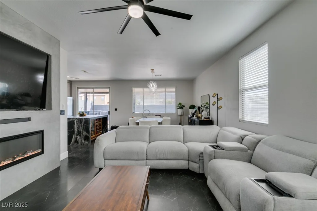 1352 Angel Falls, Las Vegas, NV 89142