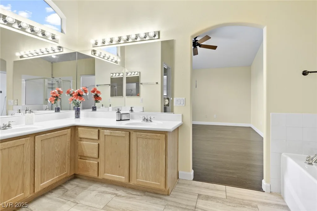 8221 Stoneheather, Las Vegas, NV 89117
