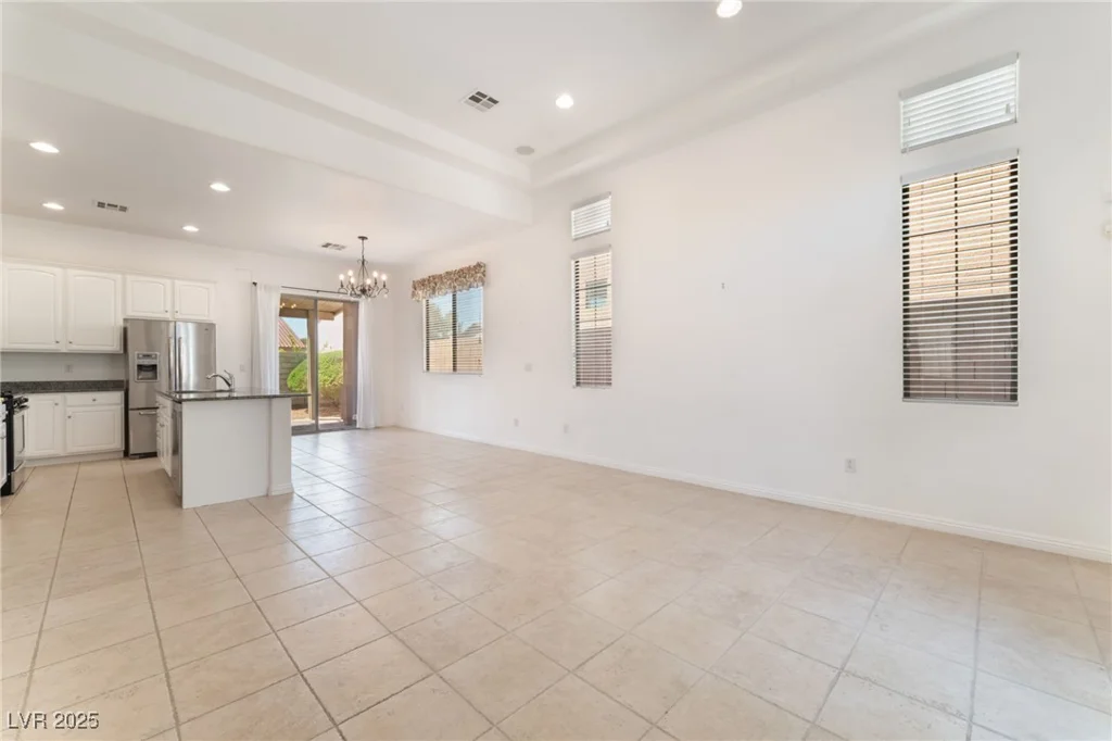 9025 Loggers Mill, Las Vegas, NV 89143