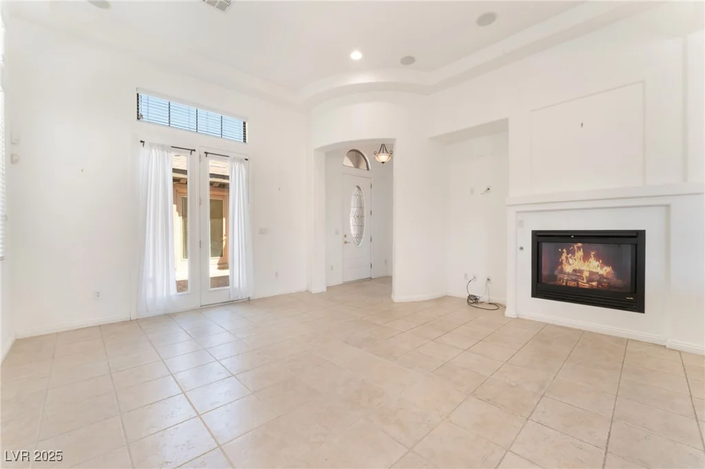 9025 Loggers Mill, Las Vegas, NV 89143