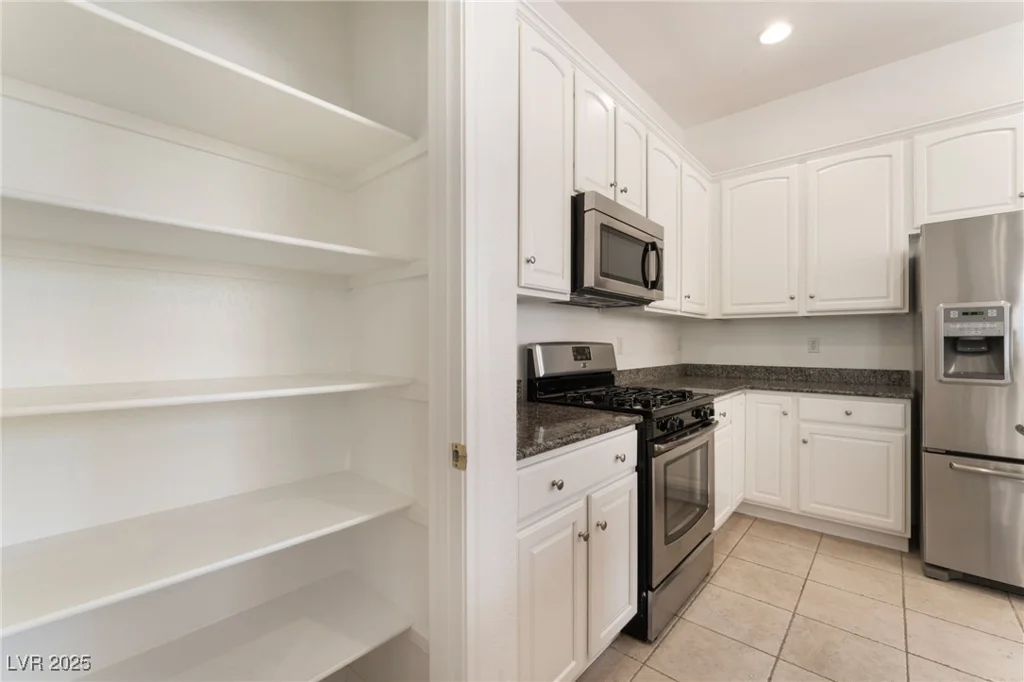 9025 Loggers Mill, Las Vegas, NV 89143