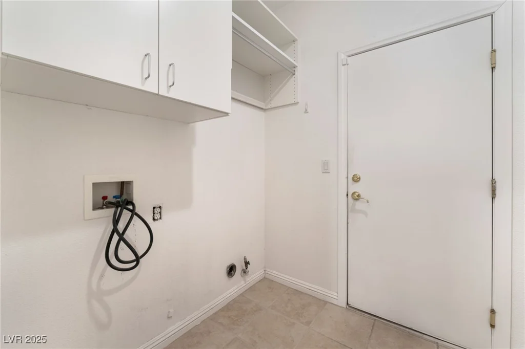 9025 Loggers Mill, Las Vegas, NV 89143