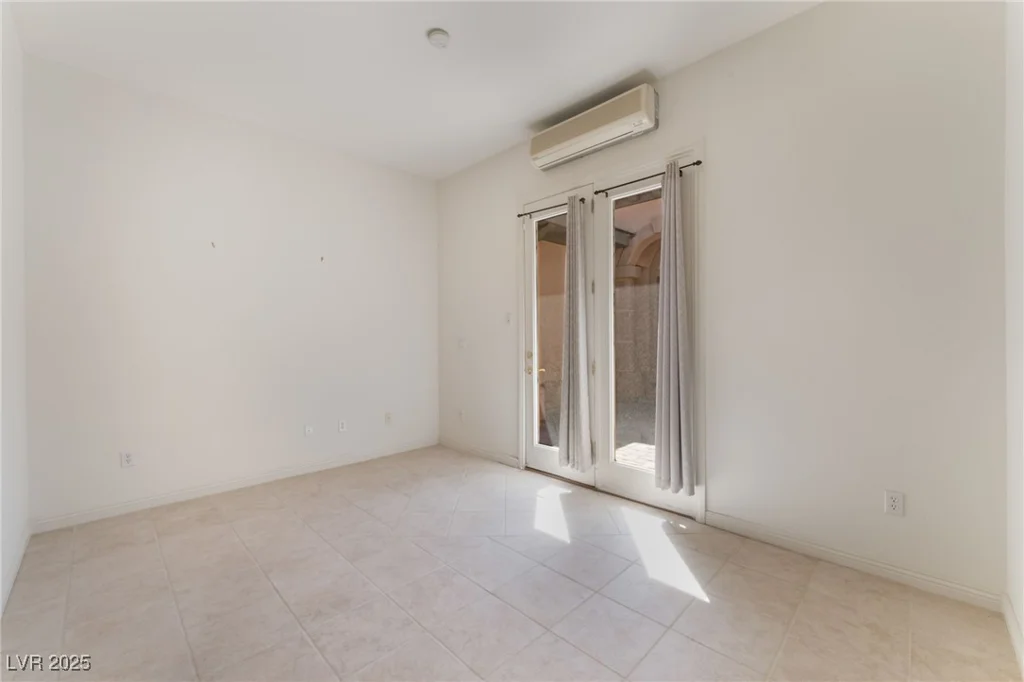 9025 Loggers Mill, Las Vegas, NV 89143