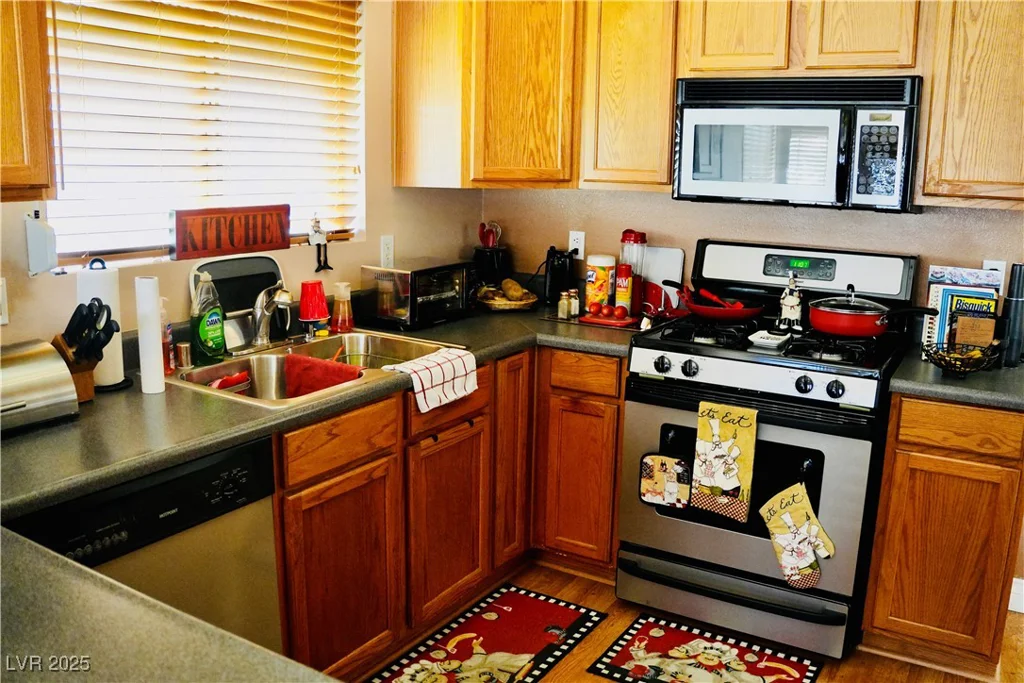 9355 Viking, Las Vegas, NV 89147