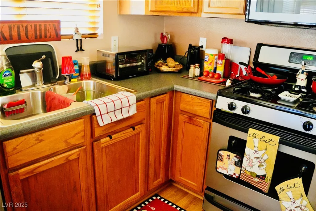 9355 Viking, Las Vegas, NV 89147