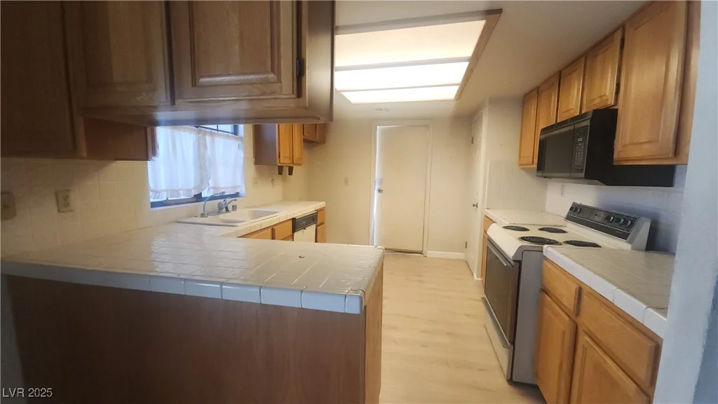 3232 Dayflower, Las Vegas, NV 89121