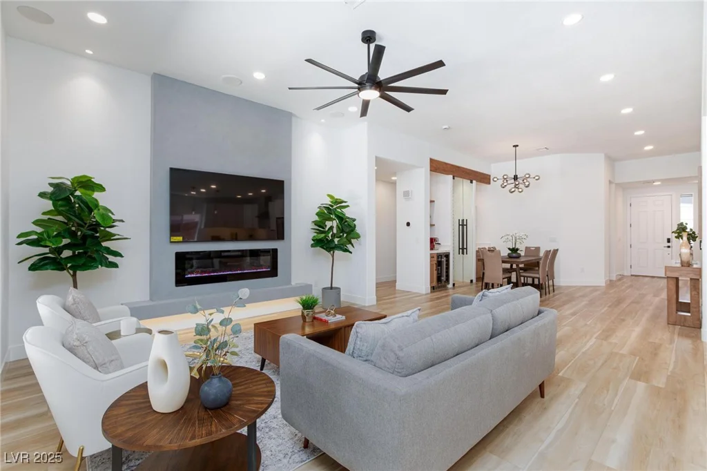 81 Alerion, Las Vegas, NV 89138