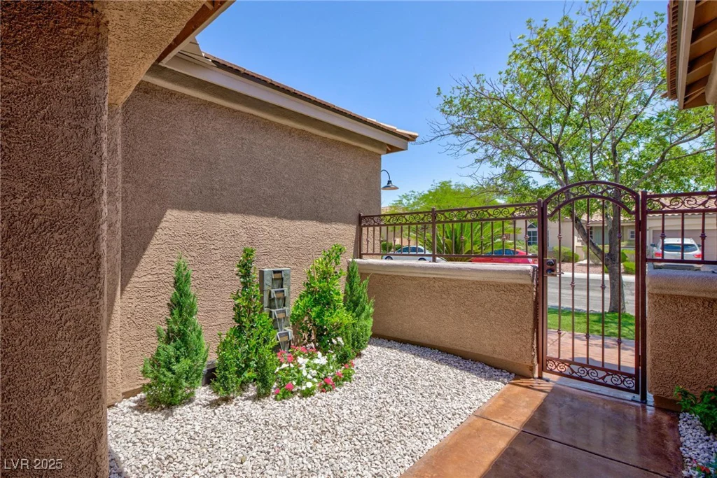 81 Alerion, Las Vegas, NV 89138