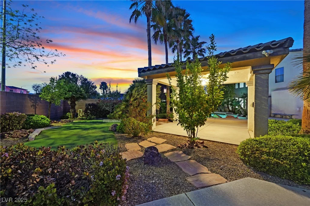 9008 Sawhill Pond, Las Vegas, NV 89131