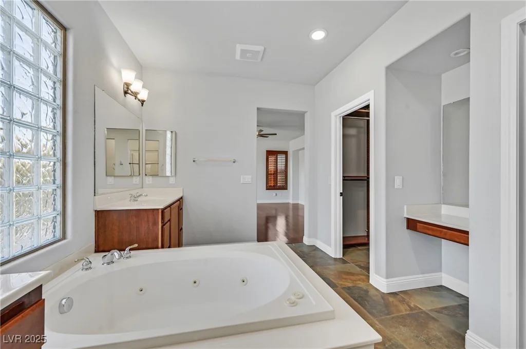 9008 Sawhill Pond, Las Vegas, NV 89131