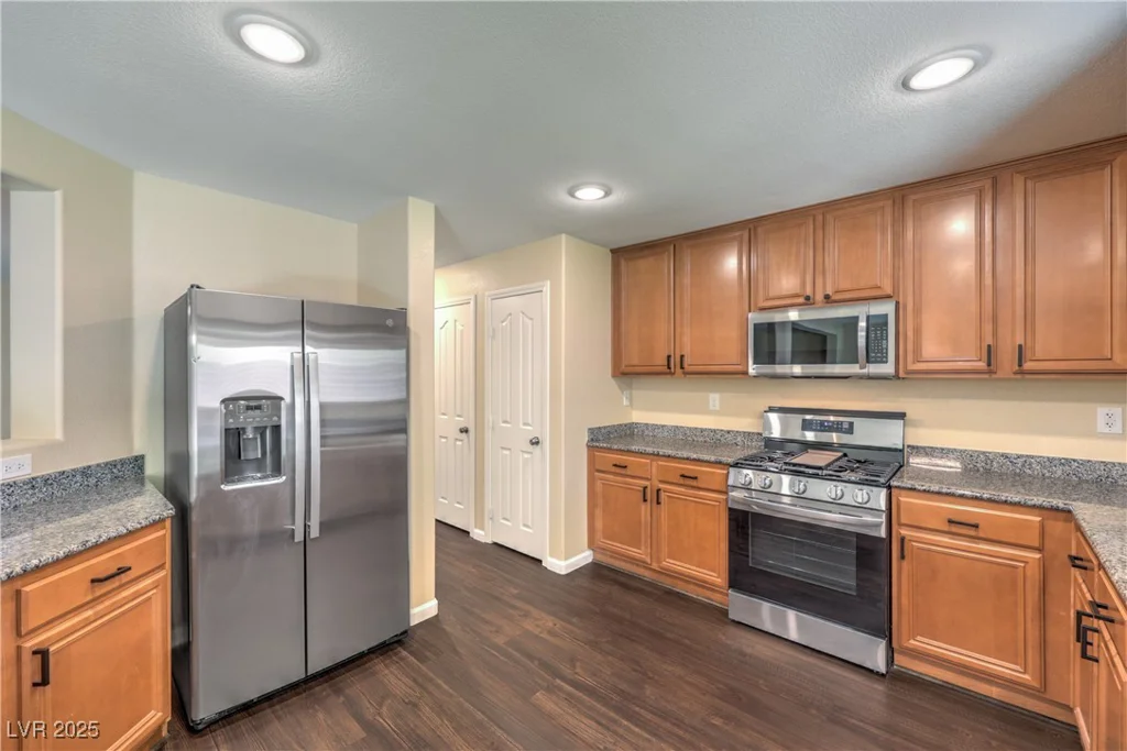10072 Pelham Park, Las Vegas, NV 89148