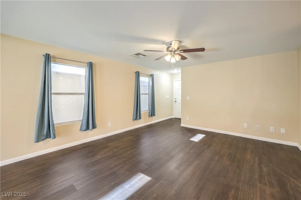 10072 Pelham Park, Las Vegas, NV 89148