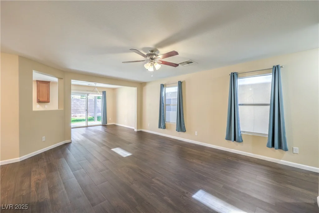 10072 Pelham Park, Las Vegas, NV 89148