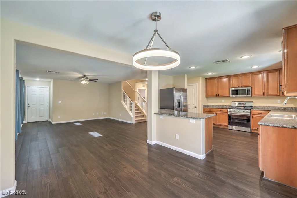 10072 Pelham Park, Las Vegas, NV 89148