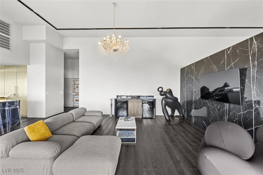 3111 Bel Air, Las Vegas, NV 89109