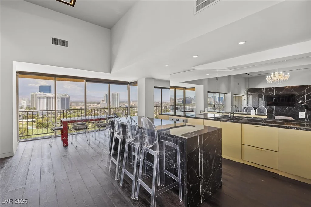 3111 Bel Air, Las Vegas, NV 89109