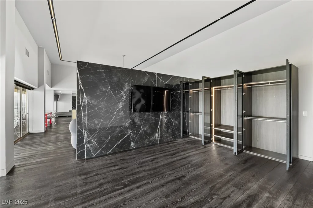 3111 Bel Air, Las Vegas, NV 89109