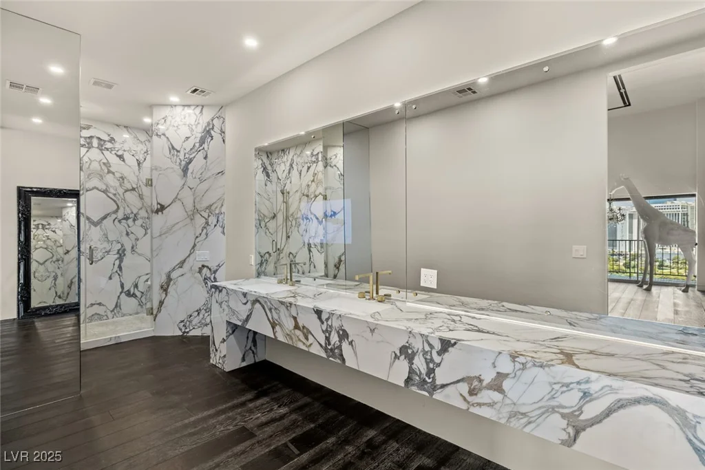 3111 Bel Air, Las Vegas, NV 89109