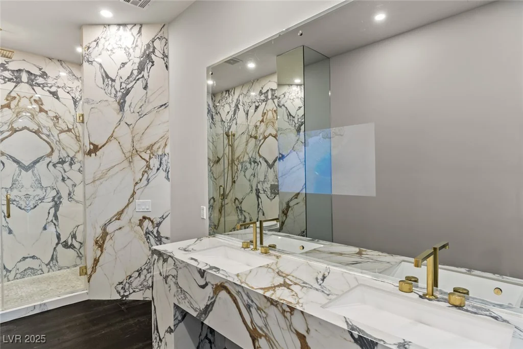 3111 Bel Air, Las Vegas, NV 89109