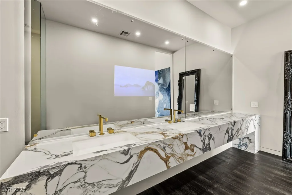 3111 Bel Air, Las Vegas, NV 89109